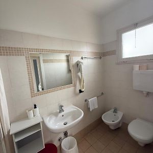 Camera economica con letto king size